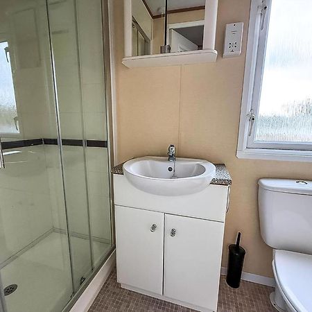 Great Dog Friendly Caravan To Hire With Field Views In Norfolk Ref 10132B Belton with Browston 外观 照片